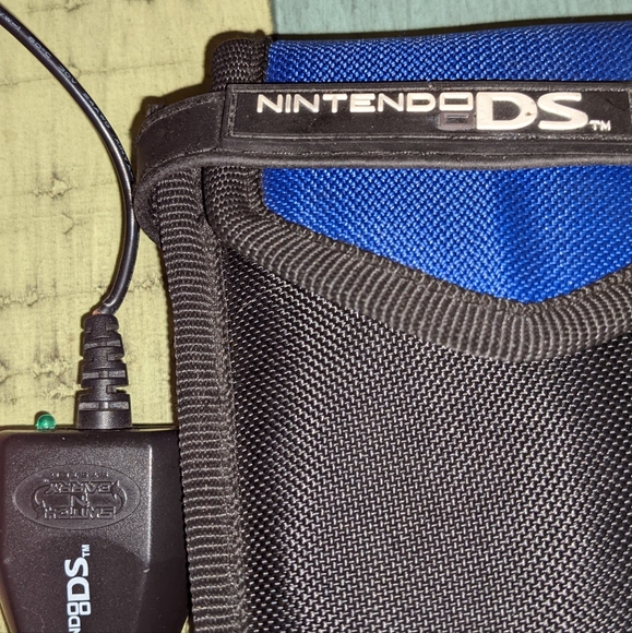 Nintendo DS w/ 5 DS Games - Picture 2 of 7